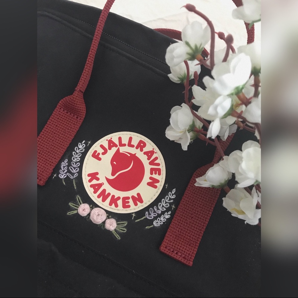 embroidered kanken <3